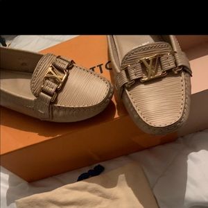 COPY - LIKE NEW Louis Vuitton used 1 time .